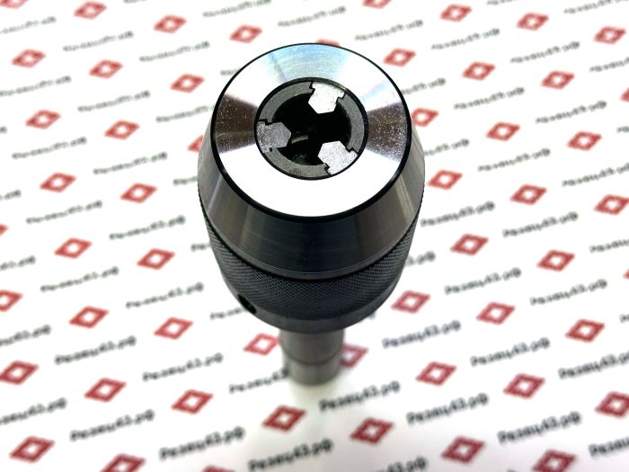 Сверлильный патрон 1-16 мм усиленный самозажимной с хвостовиком R8 (R8-APU16)