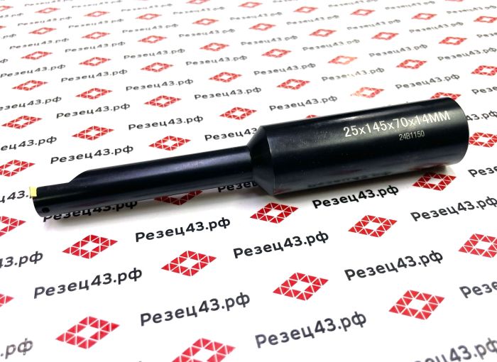 Расточной резец со сменными пластинами 25 мм с глубиной точения 70 мм, с лыской для расточной головки F1