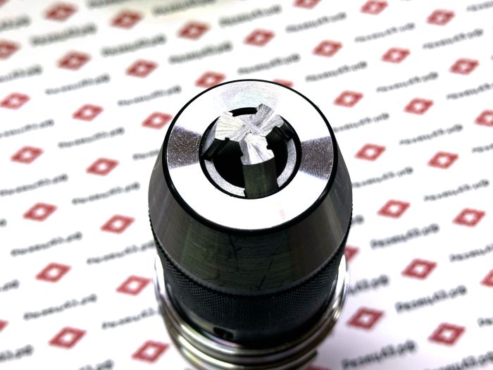 Сверлильный патрон 1-16 мм самозажимной на конусе BT40 (ISO40, 7:24), вылет 120 мм (BT40-SPU16-120)