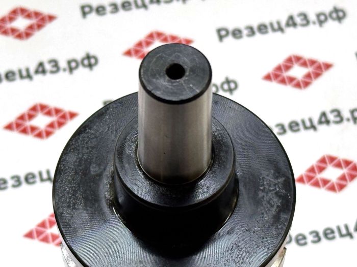 Оправка с конусом BT40 под сверлильный патрон с конусом B18 (BT40-B18-45)